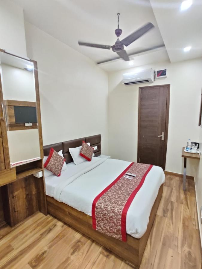 Hotel 56 - 200 Meter From Golden Temple Amritsar Ngoại thất bức ảnh