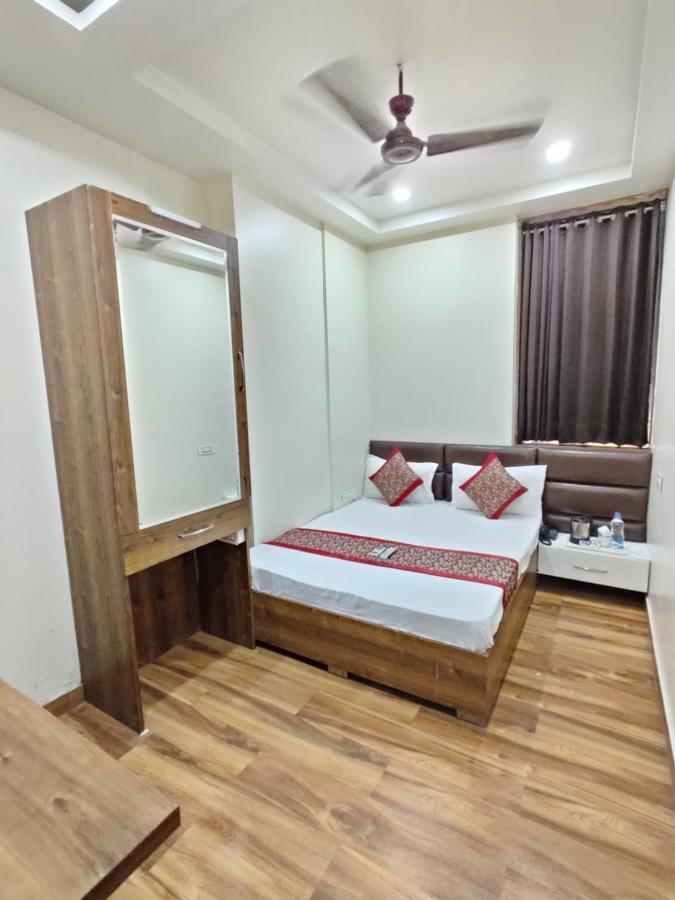 Hotel 56 - 200 Meter From Golden Temple Amritsar Ngoại thất bức ảnh