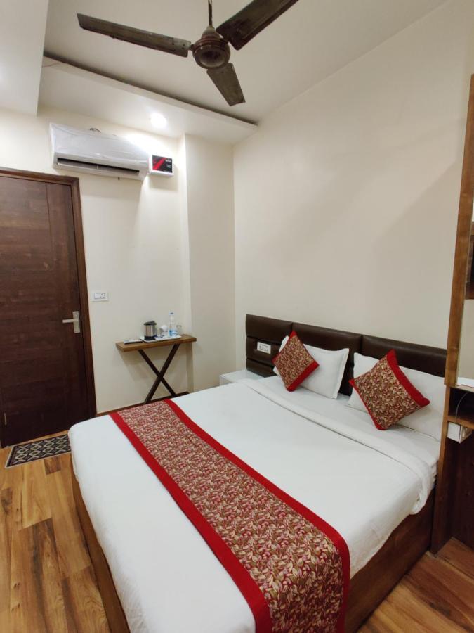 Hotel 56 - 200 Meter From Golden Temple Amritsar Ngoại thất bức ảnh