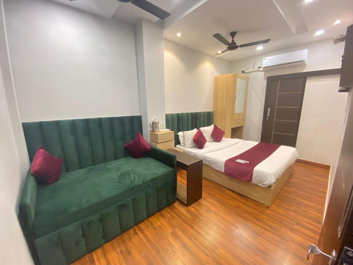 Hotel 56 - 200 Meter From Golden Temple Amritsar Ngoại thất bức ảnh