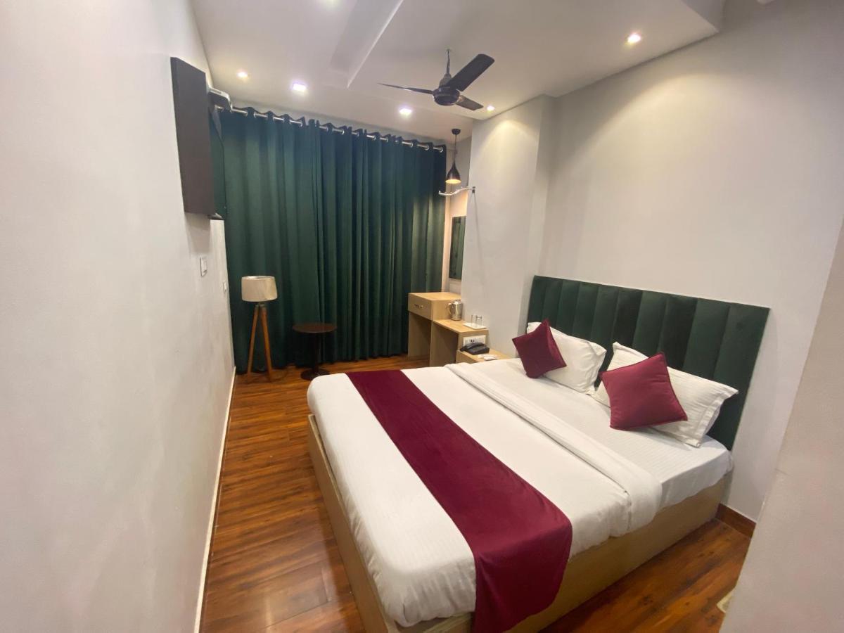 Hotel 56 - 200 Meter From Golden Temple Amritsar Ngoại thất bức ảnh