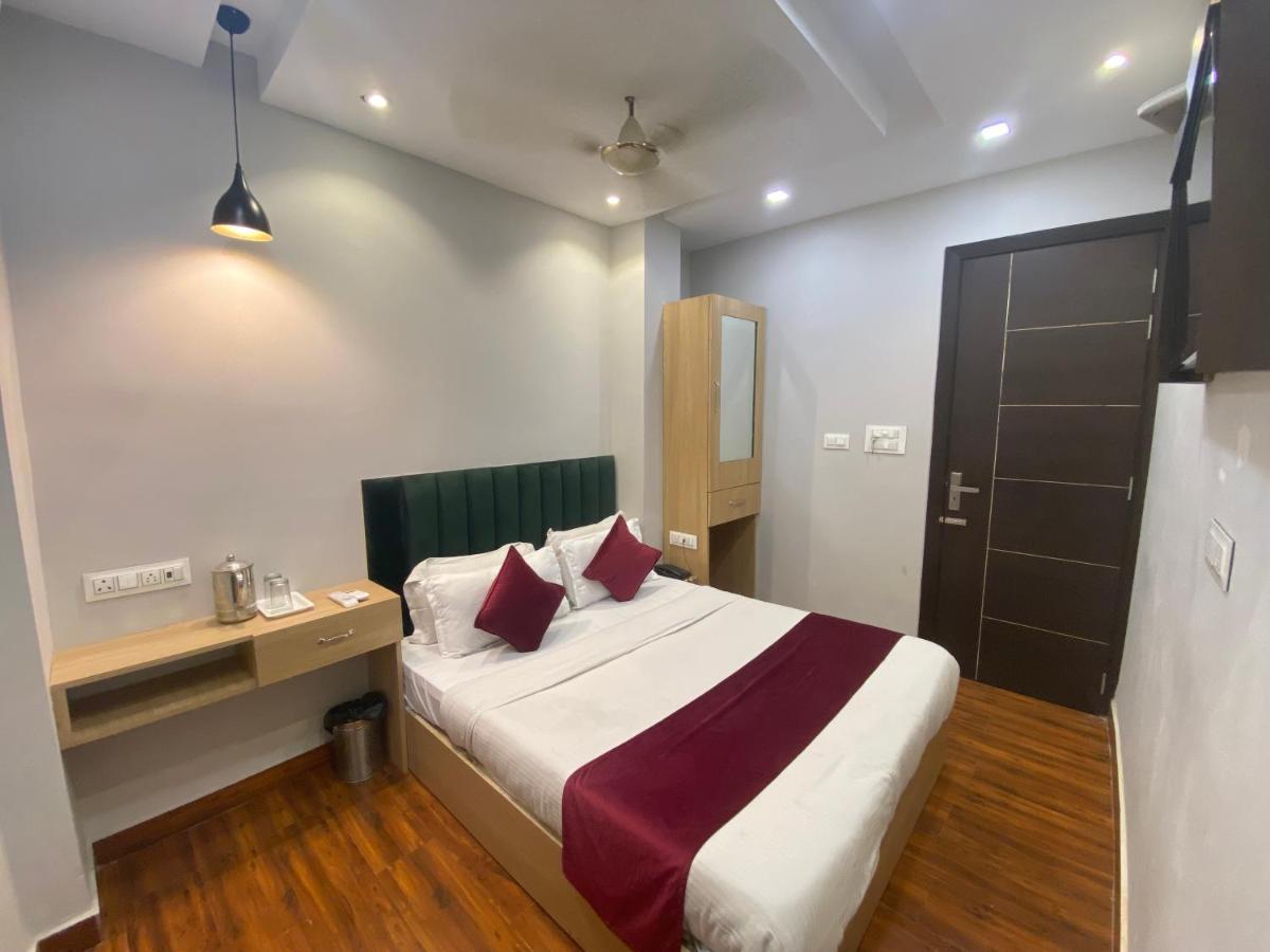 Hotel 56 - 200 Meter From Golden Temple Amritsar Ngoại thất bức ảnh
