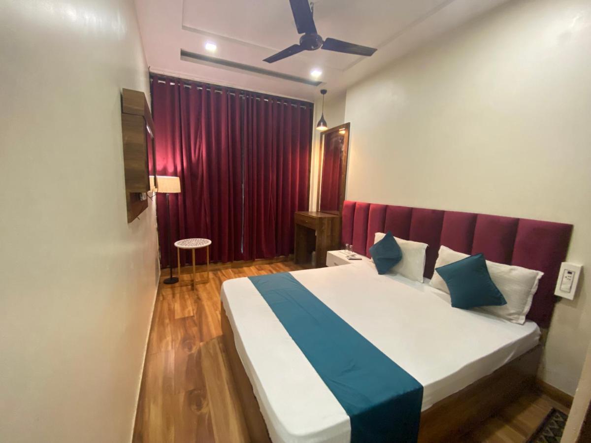 Hotel 56 - 200 Meter From Golden Temple Amritsar Ngoại thất bức ảnh