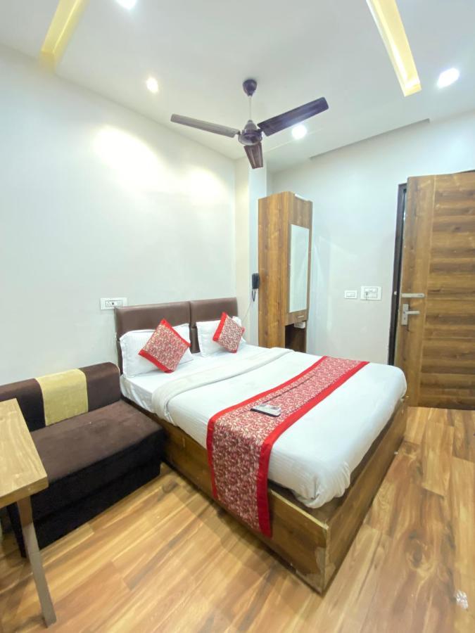 Hotel 56 - 200 Meter From Golden Temple Amritsar Ngoại thất bức ảnh