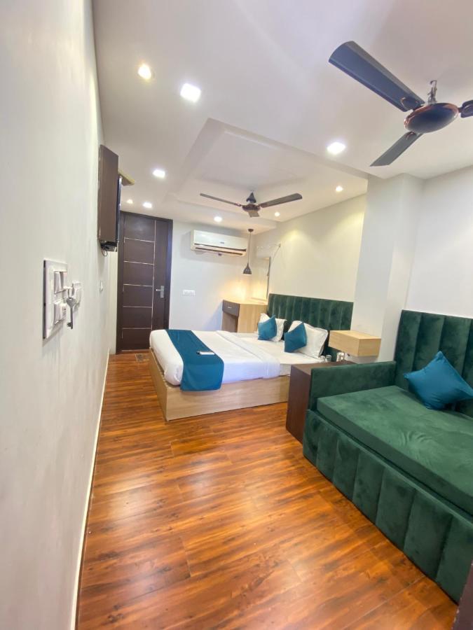 Hotel 56 - 200 Meter From Golden Temple Amritsar Ngoại thất bức ảnh