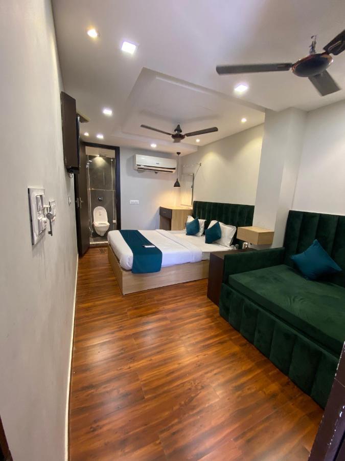 Hotel 56 - 200 Meter From Golden Temple Amritsar Ngoại thất bức ảnh